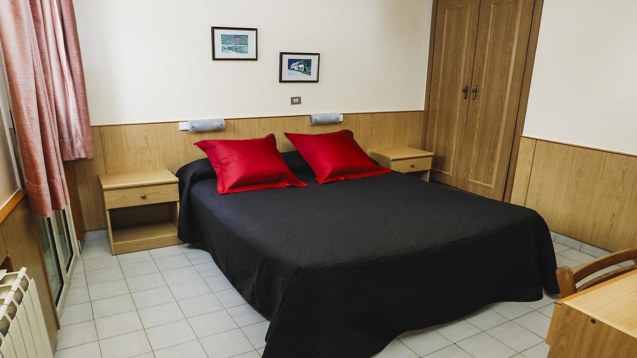 Hotel Pinupe レケイティオ エクステリア 写真